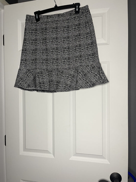 Banana Republic skirt size 10 black and white print nwt 