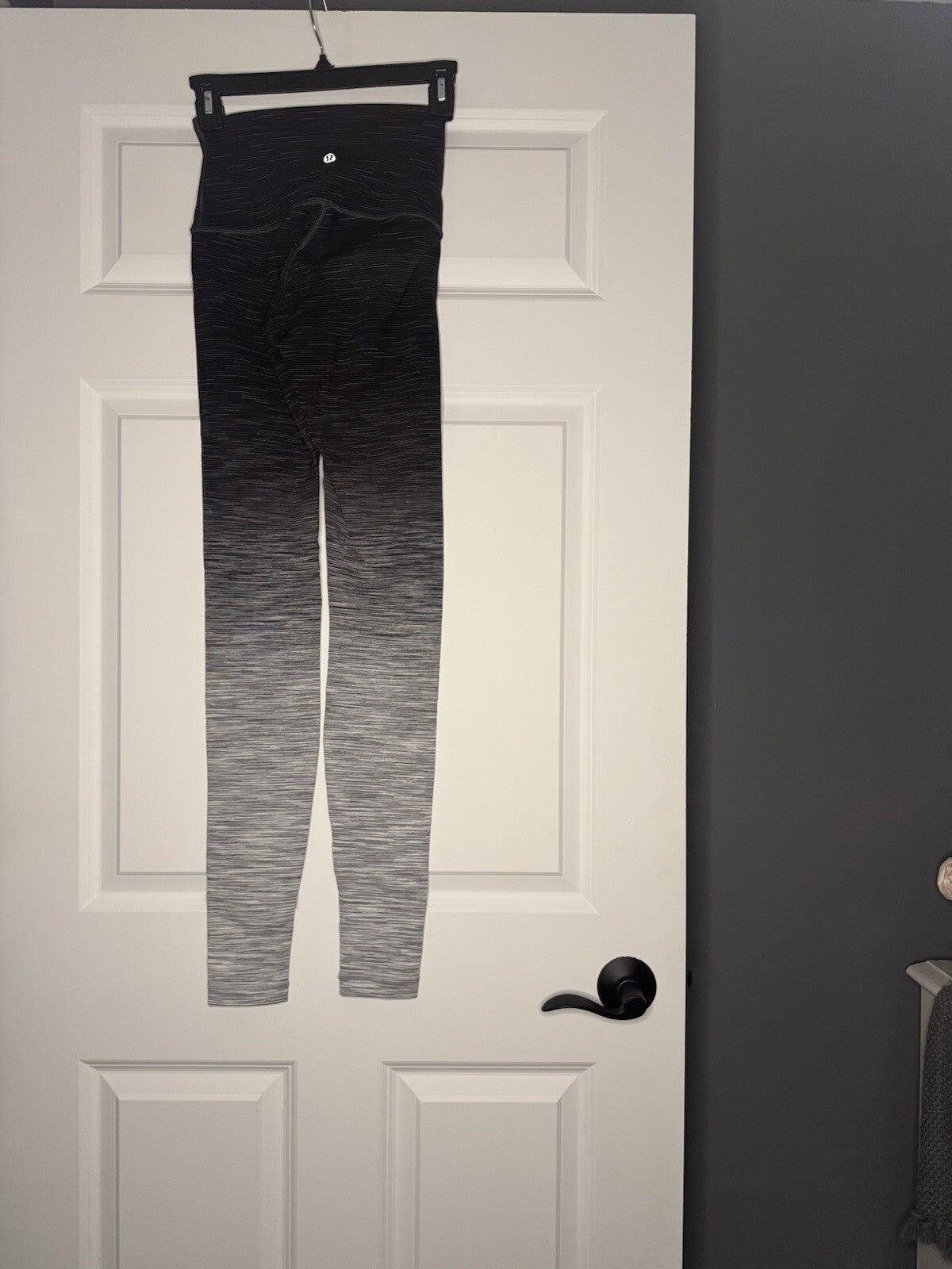 Lululemon Full Length Leggings Size 4 Black And White Excellent Condition