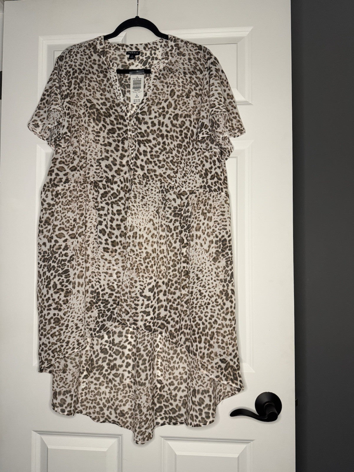 Torrid Long Button Up Blouse Sheer Size 2 18/20 Brown Cream Animal Print Nwt 