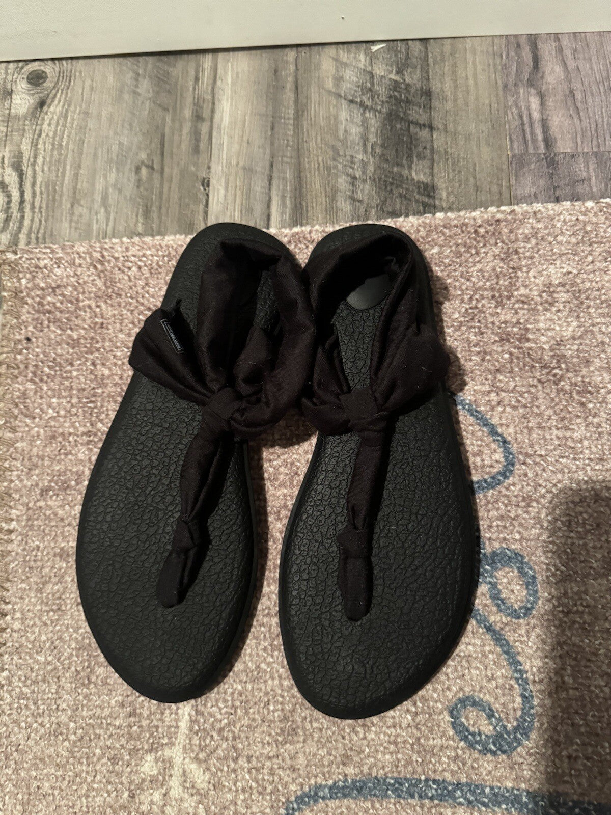 Sanuk Sandals Ladies 9 Black Nwt 