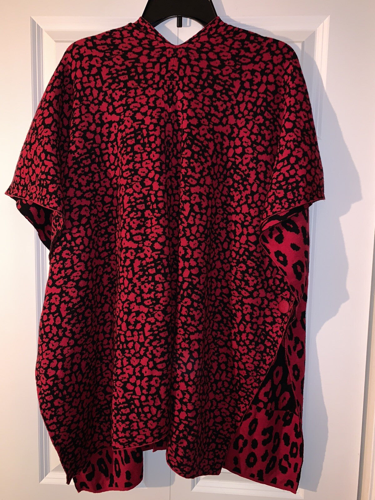 Chicos S/M  Animal Jacquard Black and Red cardigan 