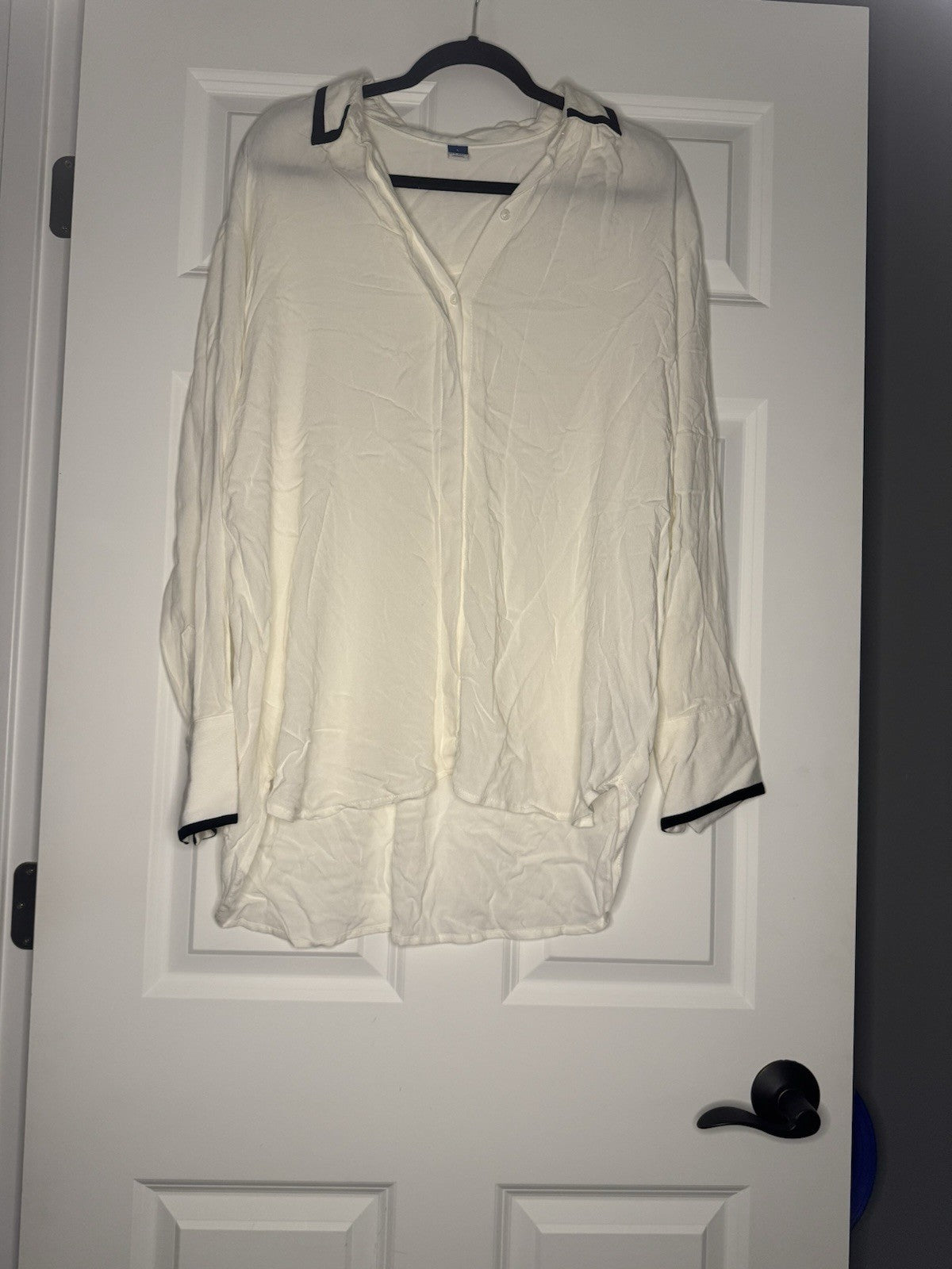 Old Navy Button Up Blouse Large Ivory W Black Trim 