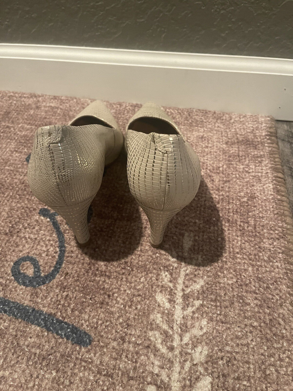 Walking cradles heels beige and gold size 7 