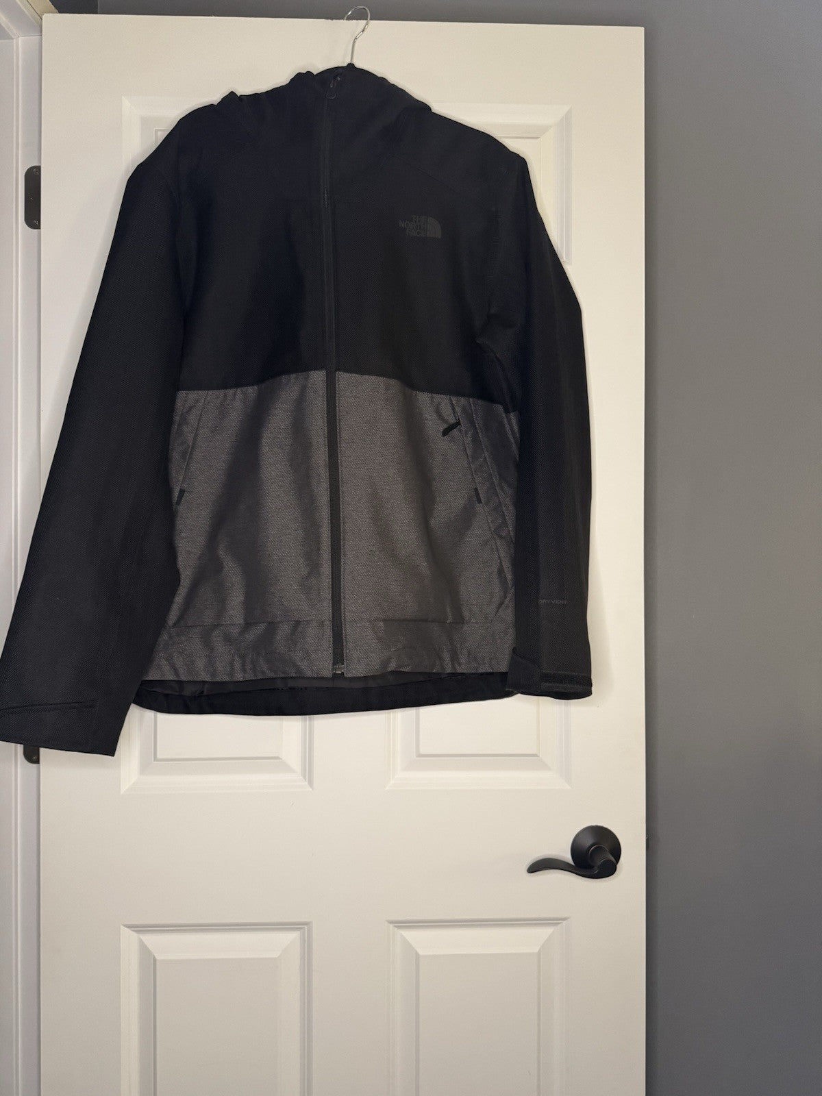 The North Face Dryvent Jacket Xl Mens Black And Gray Attached Hood Excellent 