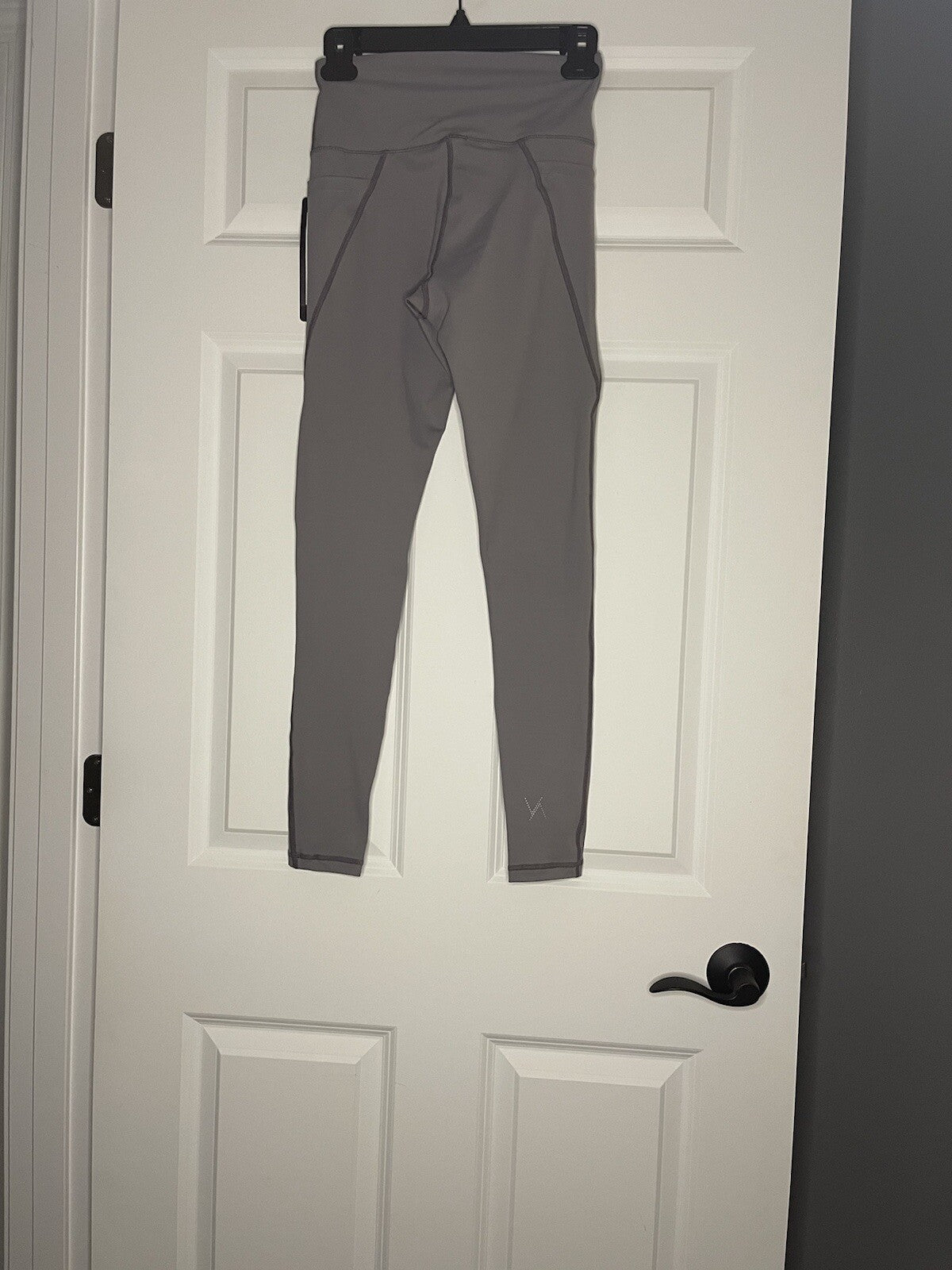 Vie Activewear Leggings Ultra Flow Flattering laugh out Gray Small Nwt 