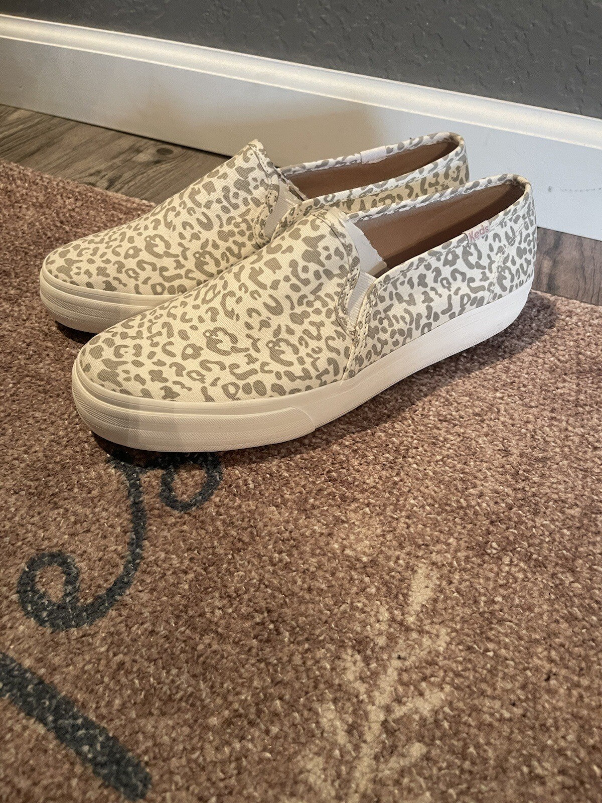 Keds Loafers Size 9 Cream Gray Animal Print New