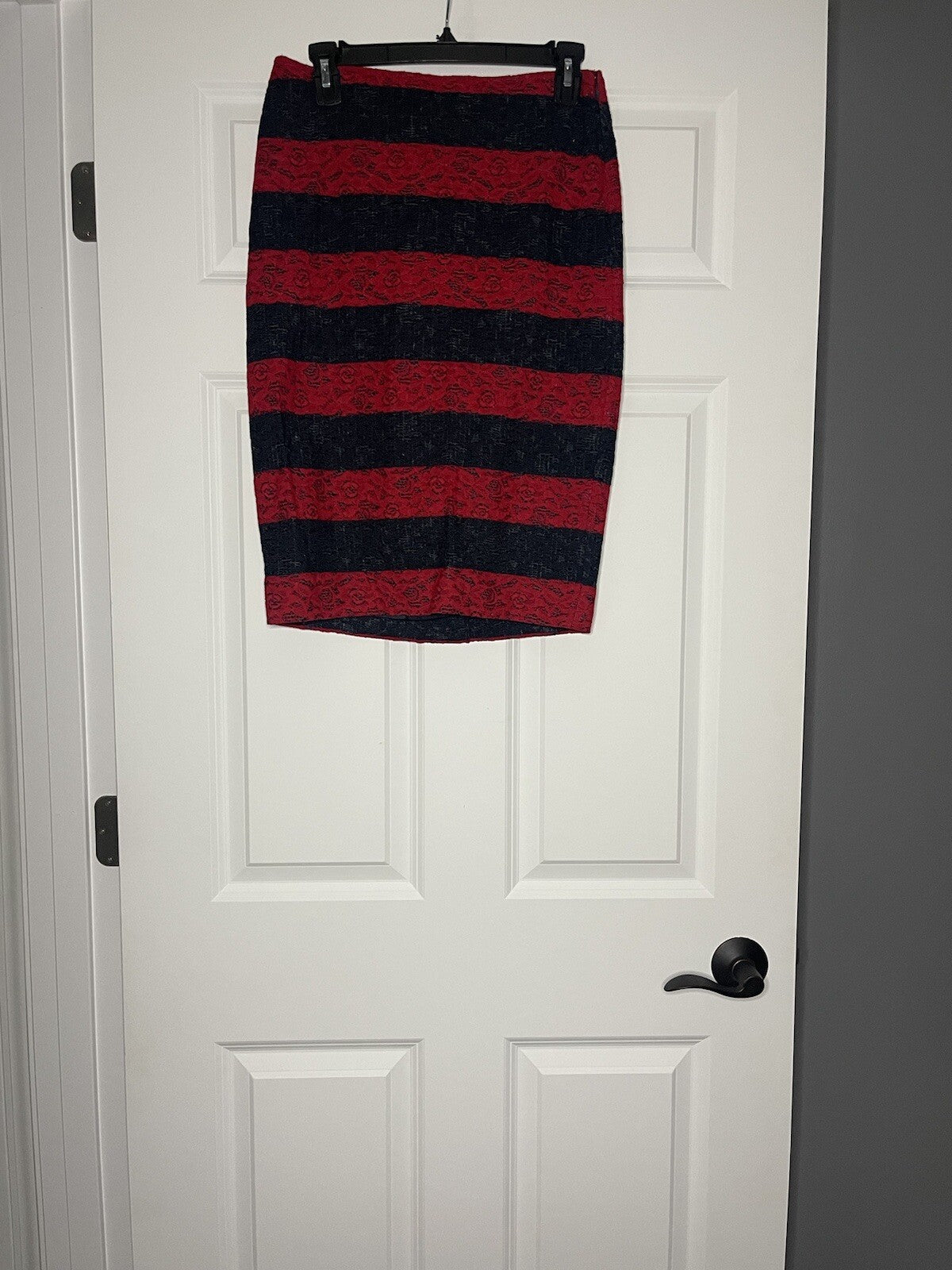 The limited skirt 4 tall black red lace NWT