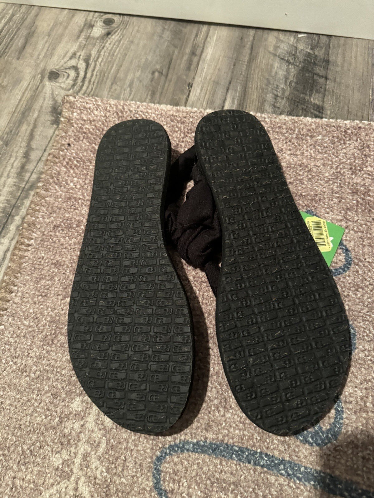 Sanuk Sandals Ladies 9 Black Nwt 