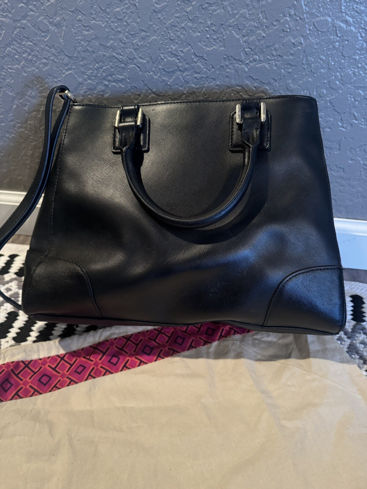 Tory Burch Black Purse With Dust Covers Some Spots As Shown 
