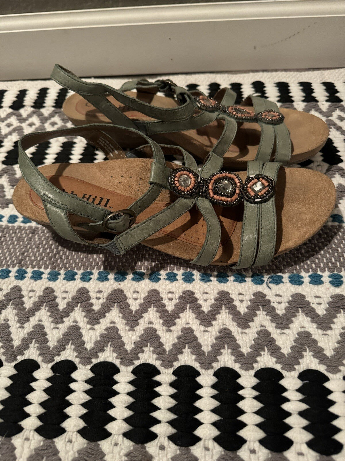 Cobb Hill Sandals Size 10 Green With Multicolor Beading 