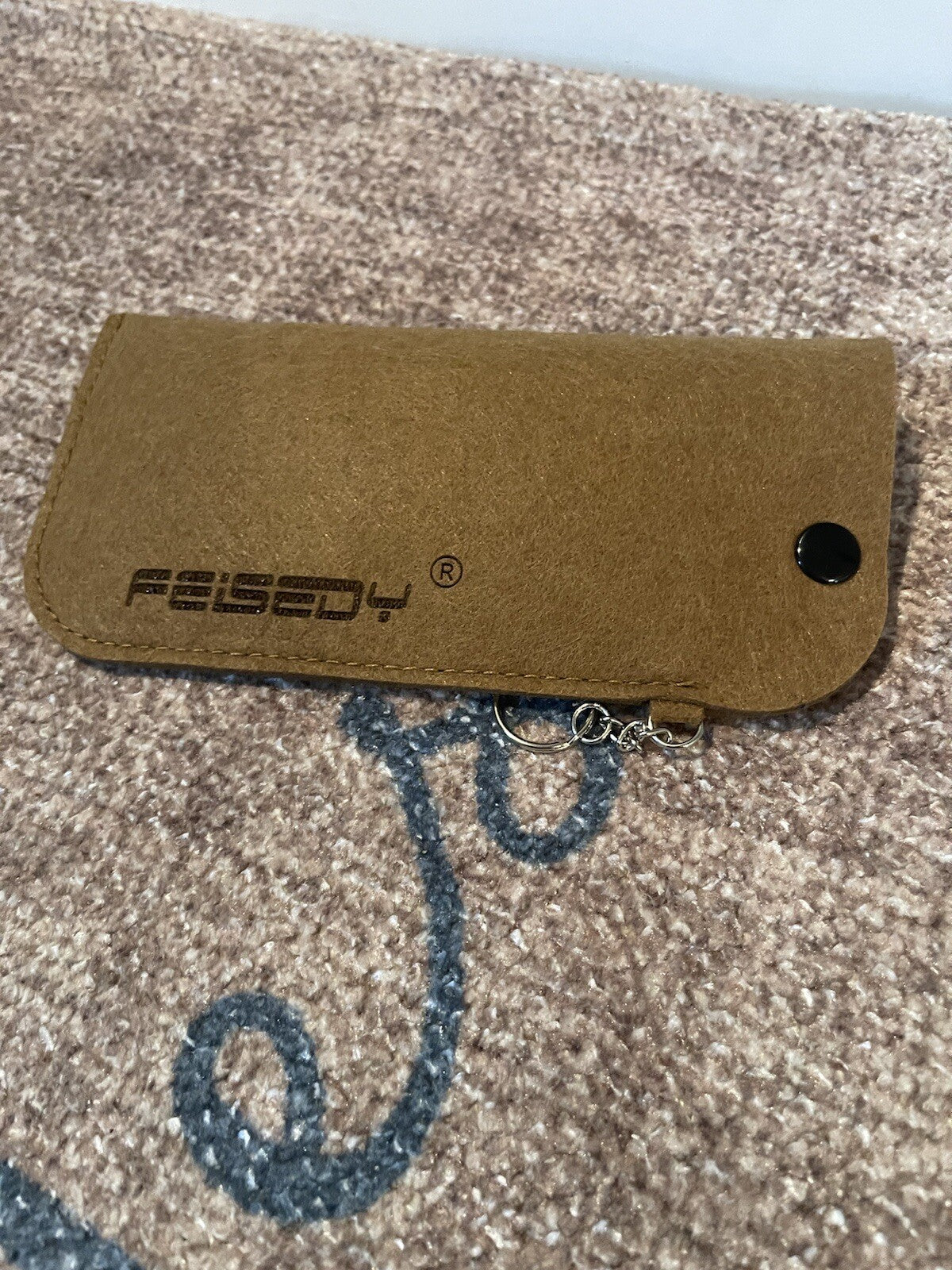 Feisedy sunglasses women black with case