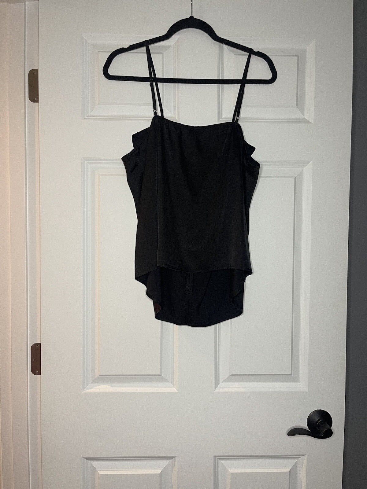 Banana Republic sleeveless blouse spaghetti strap w ruffle down center black L