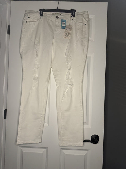 Torrid Boyfriend Fit Jeans Off White Size 18 Distressed Nwt Small Mark On Back 