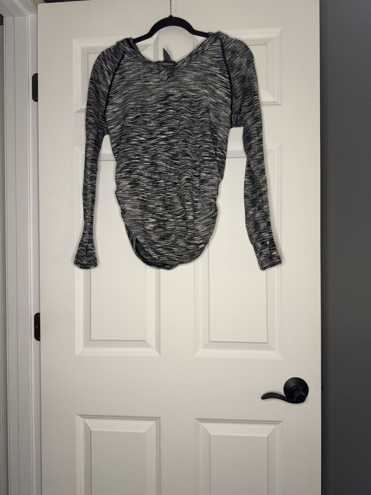 Emma’s Expression Hooded Long Sleeve Top Medium Black And White Mix Cinch Sides