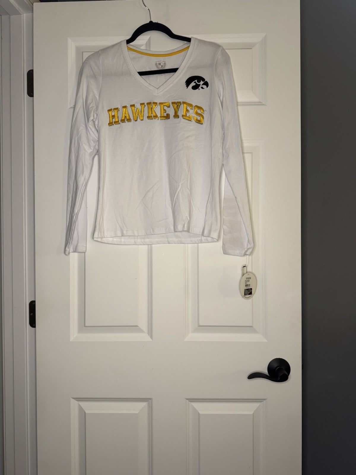 The License House Iowa Hawkeyes Long Sleeve Small White Black Yellow Silver Nwt