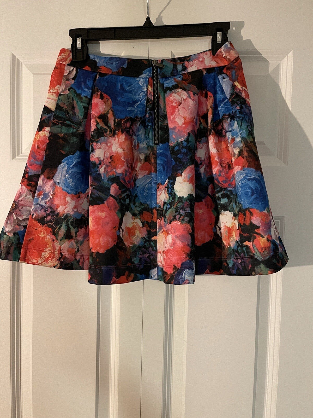 Express small skirt multicolor floral pleated nwt 