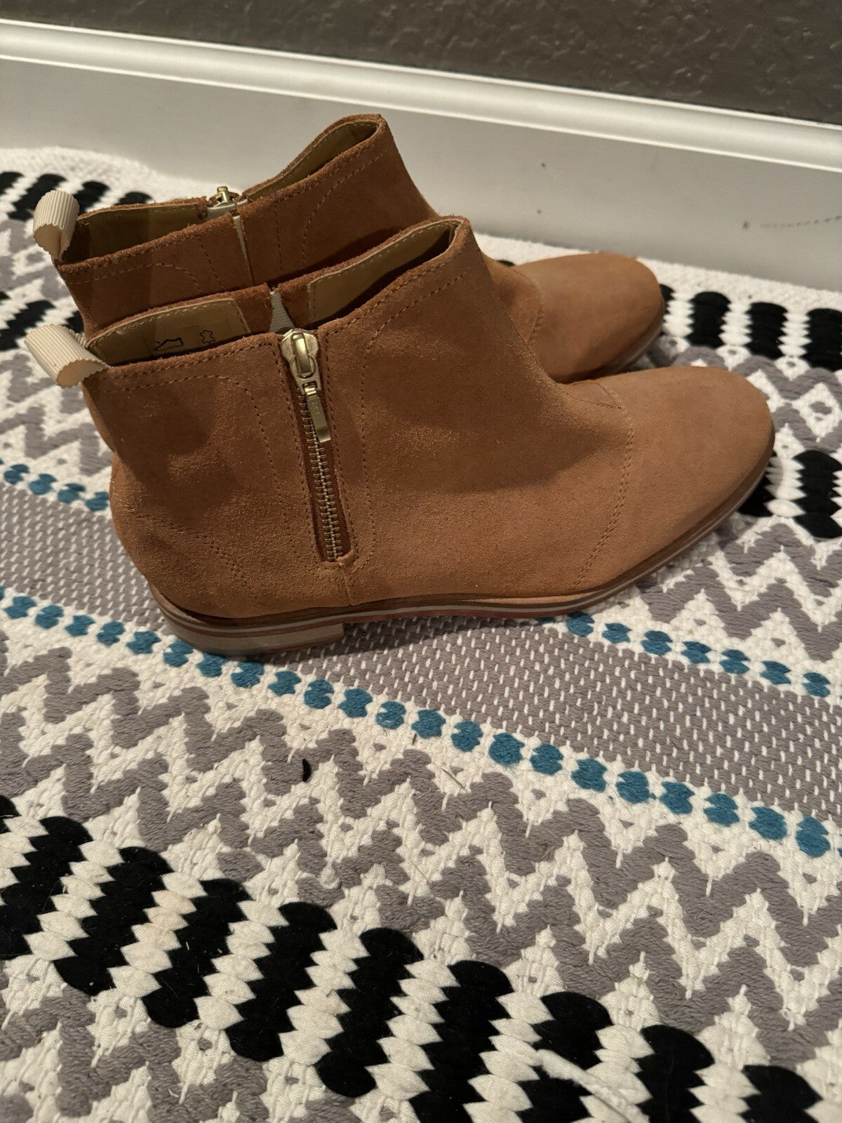 J Shoes  Women’s Boots Size 8 Brown 