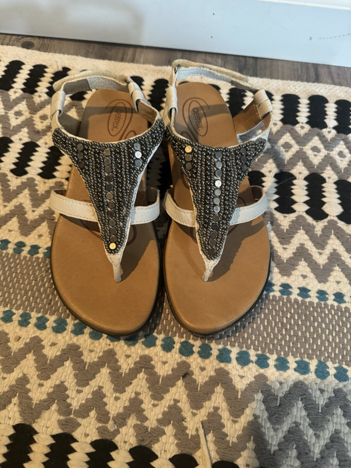 Aetrex Size 36 Strap back Sandals White W Beading 