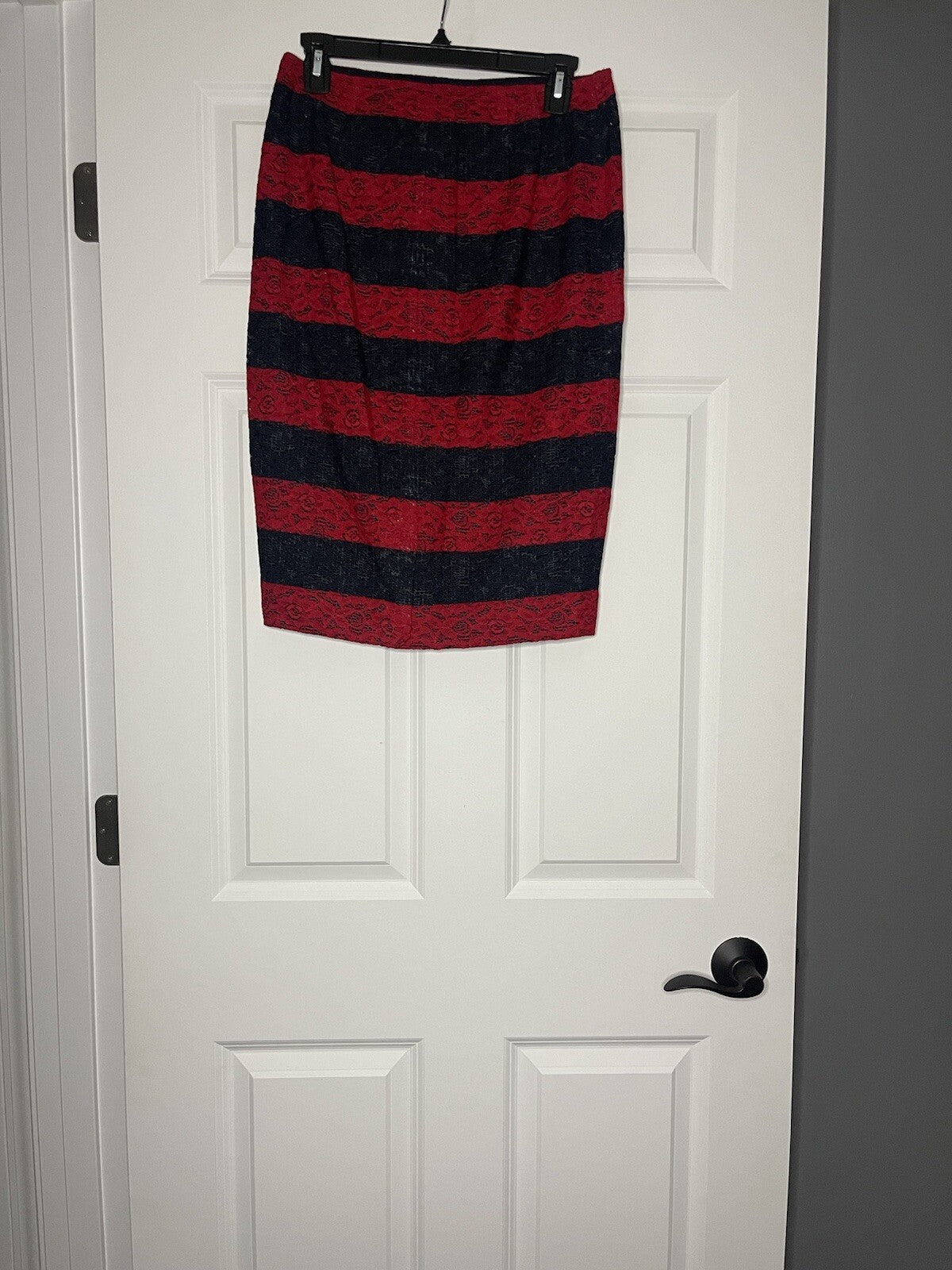 The limited skirt 4 tall black red lace NWT