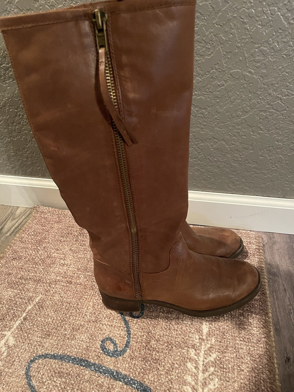 Lucky brand tall boots brown 8.5 in excellent condition