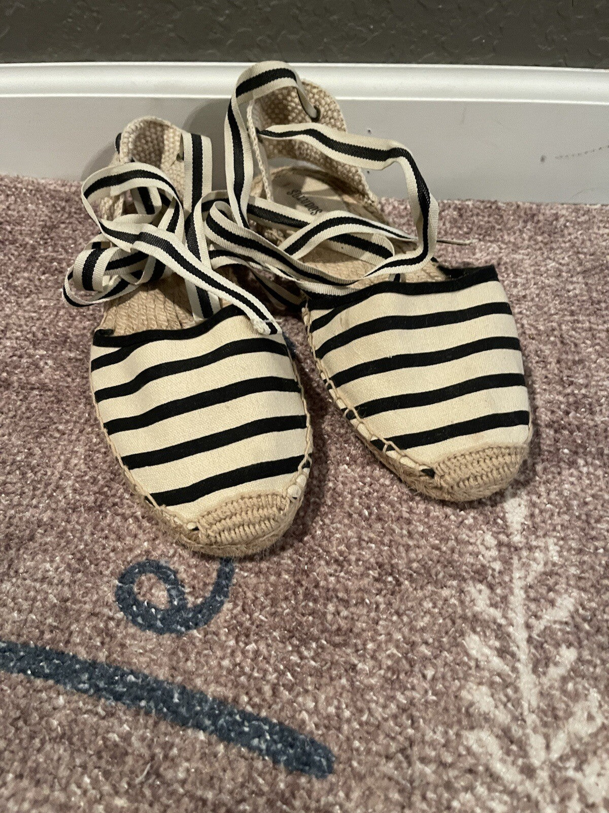 Soludos strappy shoes with ties 9 cream and black striped
