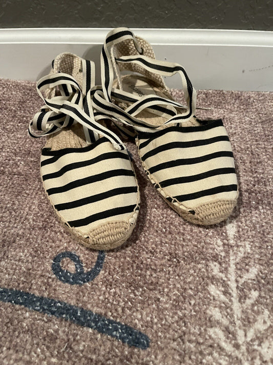 Soludos strappy shoes with ties 9 cream and black striped