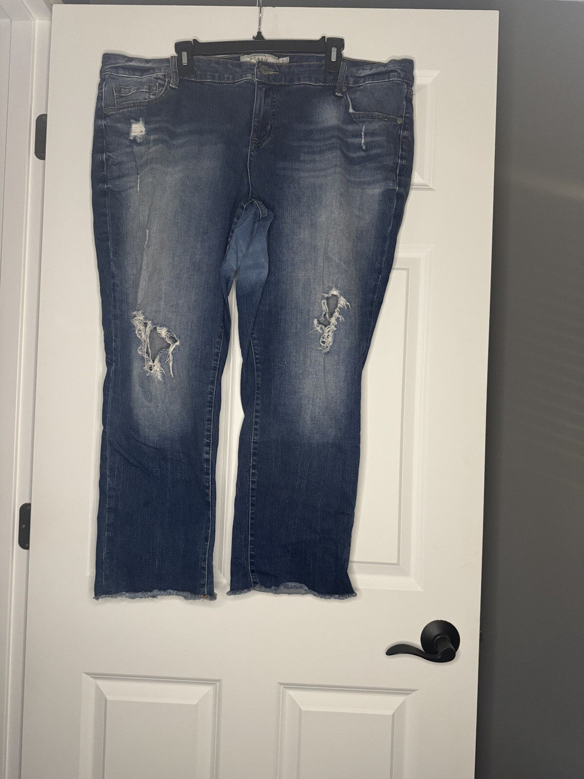 Torrid Cropped Jeans Size 22 Regular Blue Distressed 