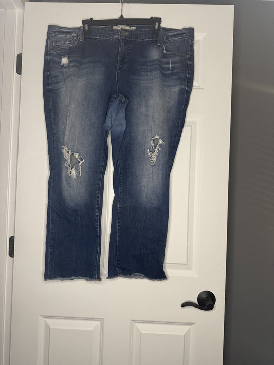 Torrid Cropped Jeans Size 22 Regular Blue Distressed 