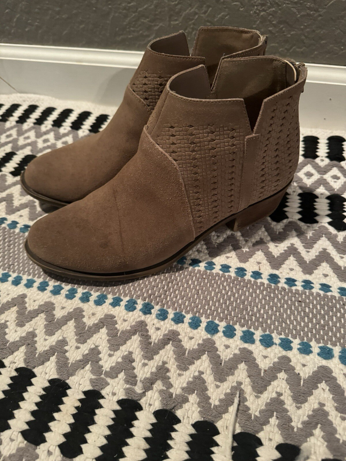Kensie Grayce Taupe Booties Size 9
