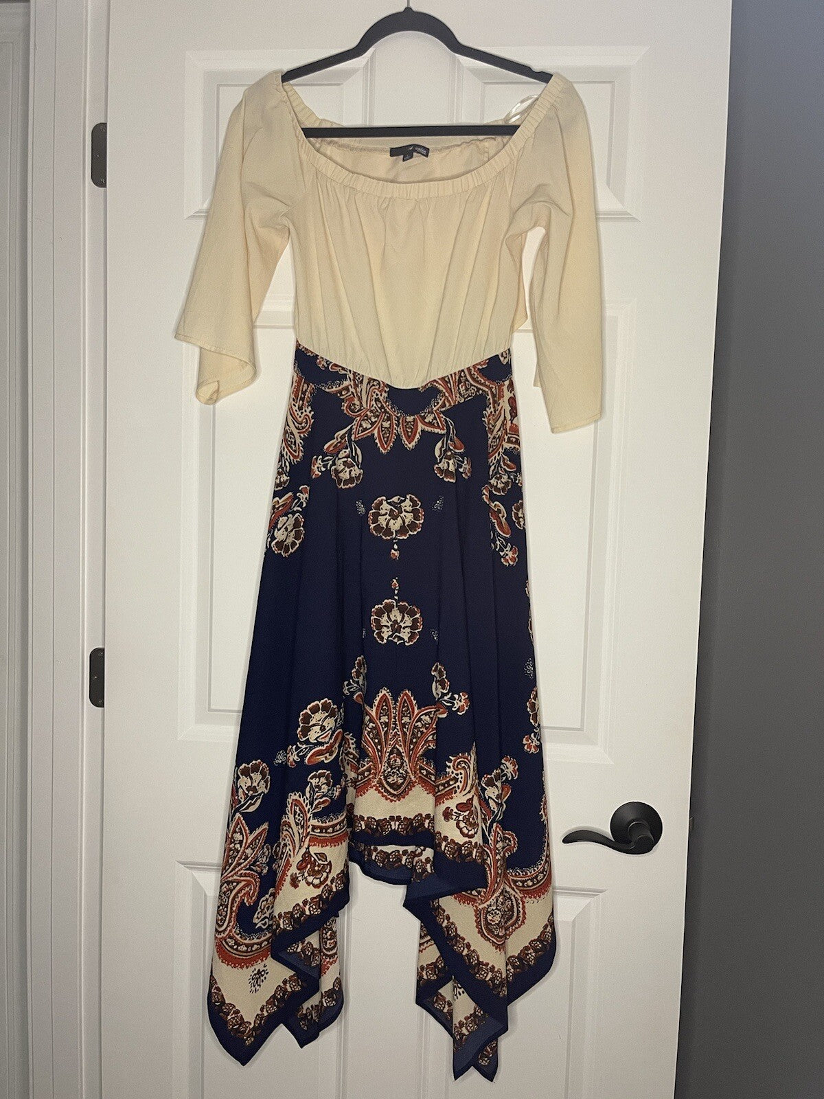 A Calin Los Angeles Dress Large Cream Top W Navy Multi Floral Body Cut Out Back 