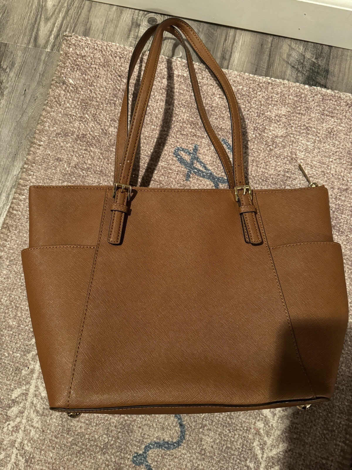 Michael Kors Handbag Brown In Excellent Condition 