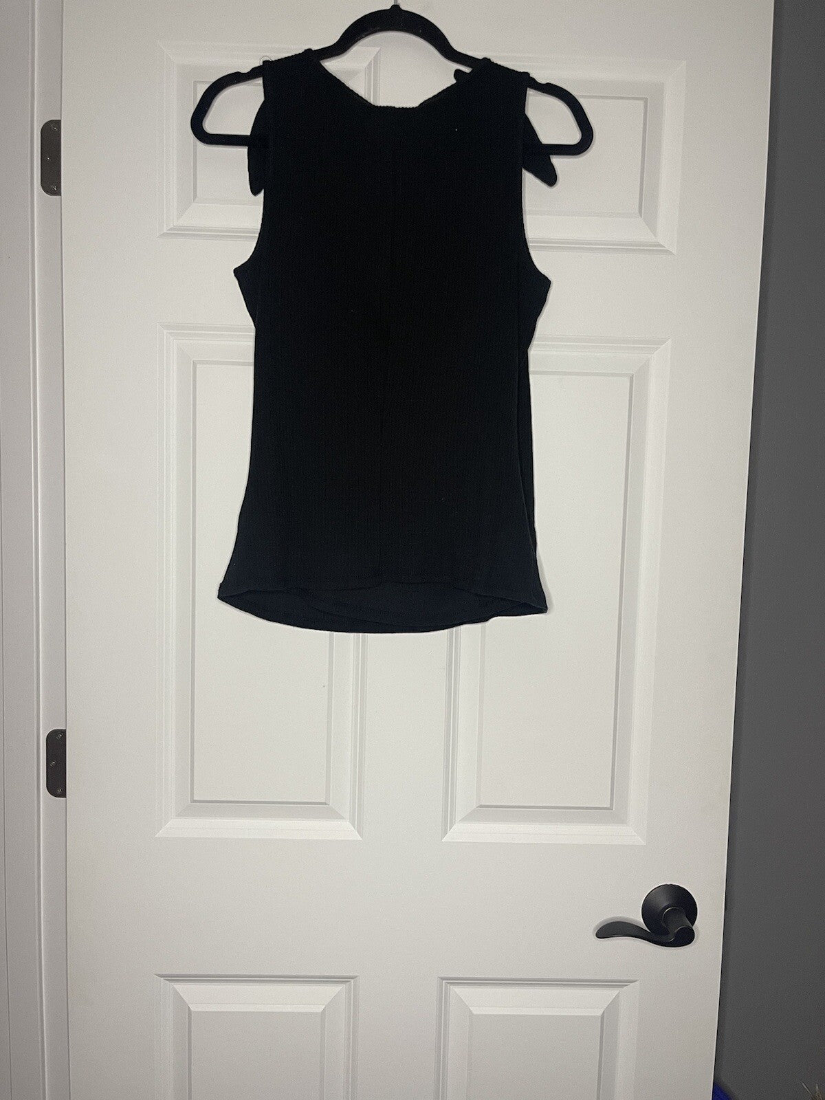 Who what wear sleeveless blouse black ribbed medium NWT