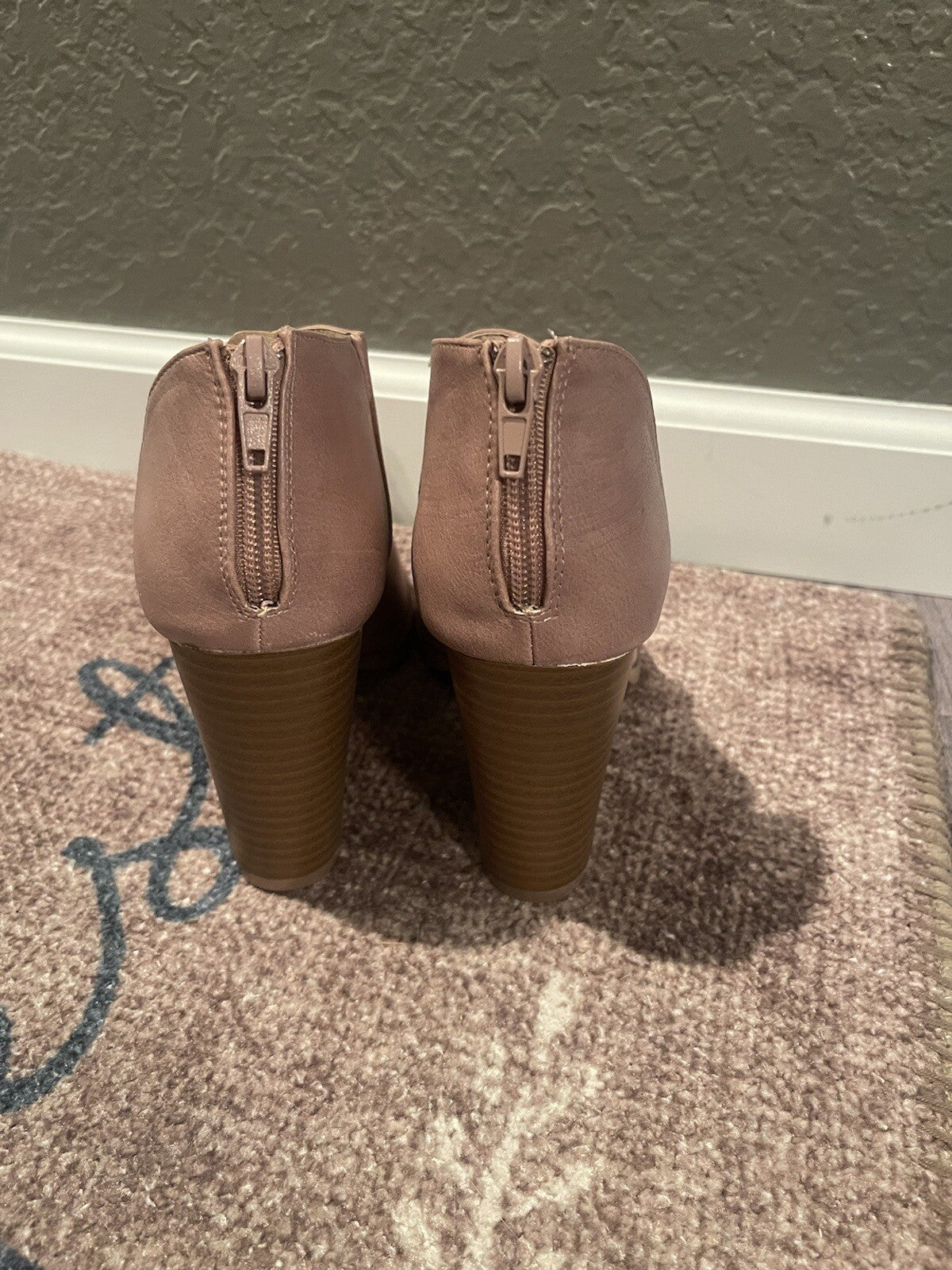 Yoki peep toe heels mauve 7.5 new 