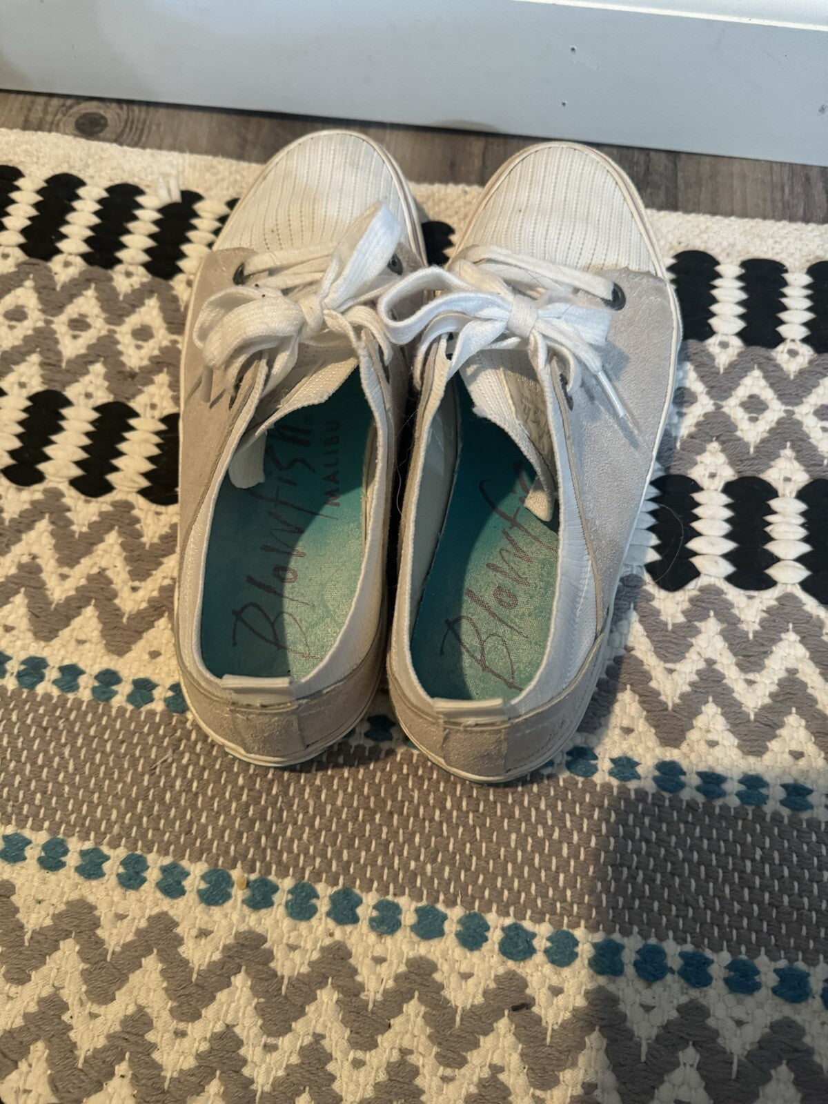 Blowfish Sneakers Size 7 White And Gray 