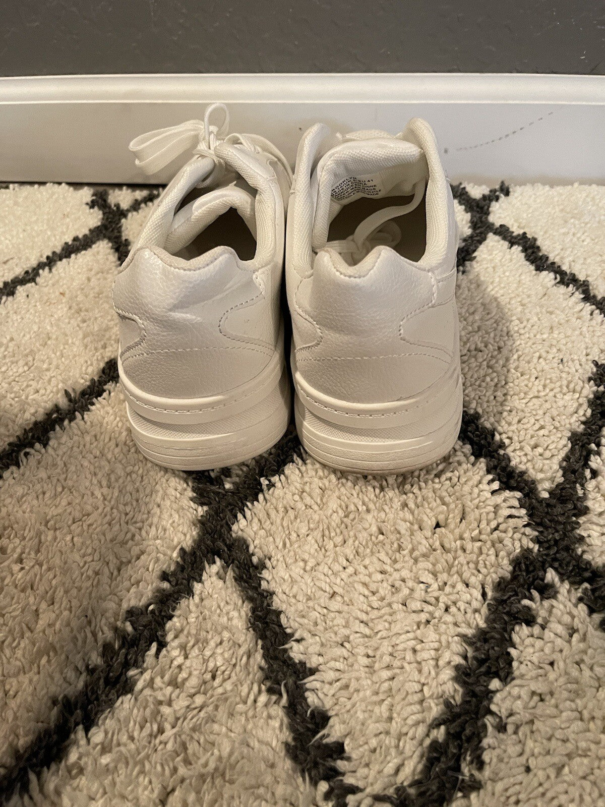 Shoe Dazzle Brooklyn Sneakers Size 10 White