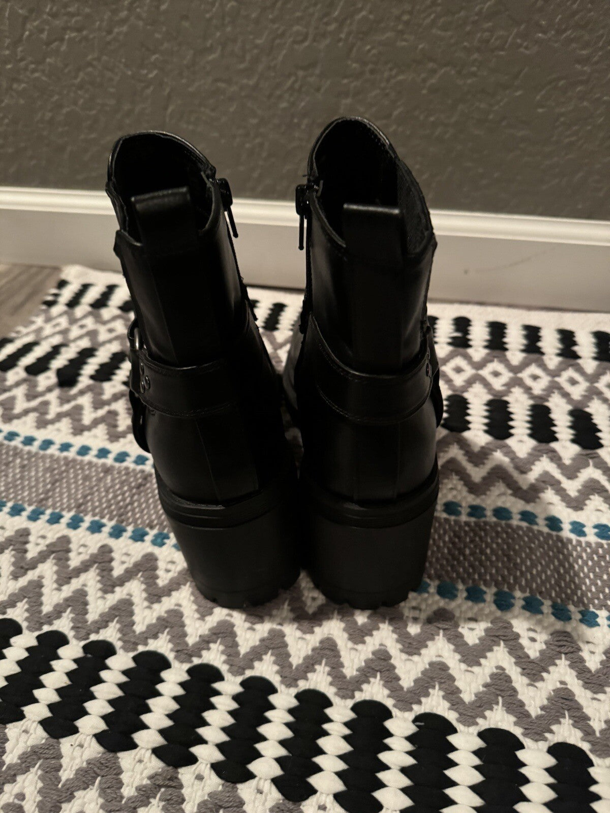 Sincerely Jules 7.5 Black Boots 
