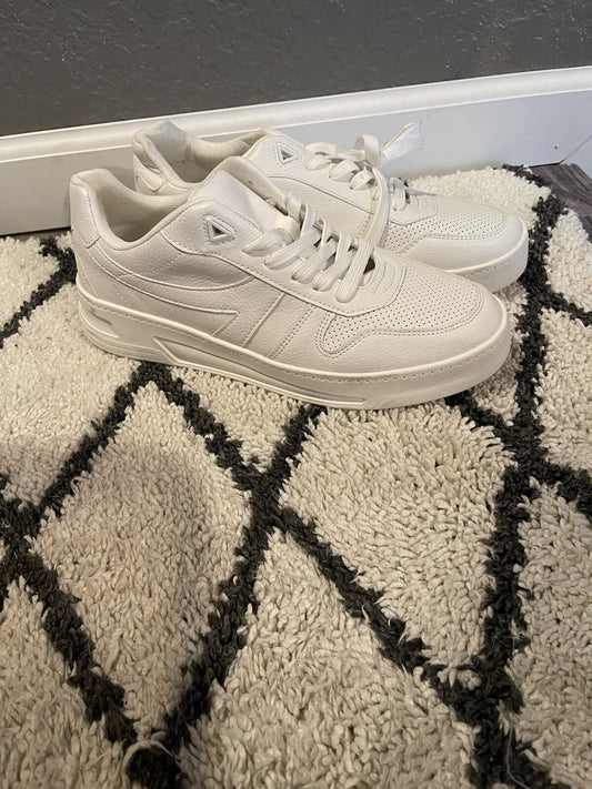 Shoe Dazzle Brooklyn Sneakers Size 10 White