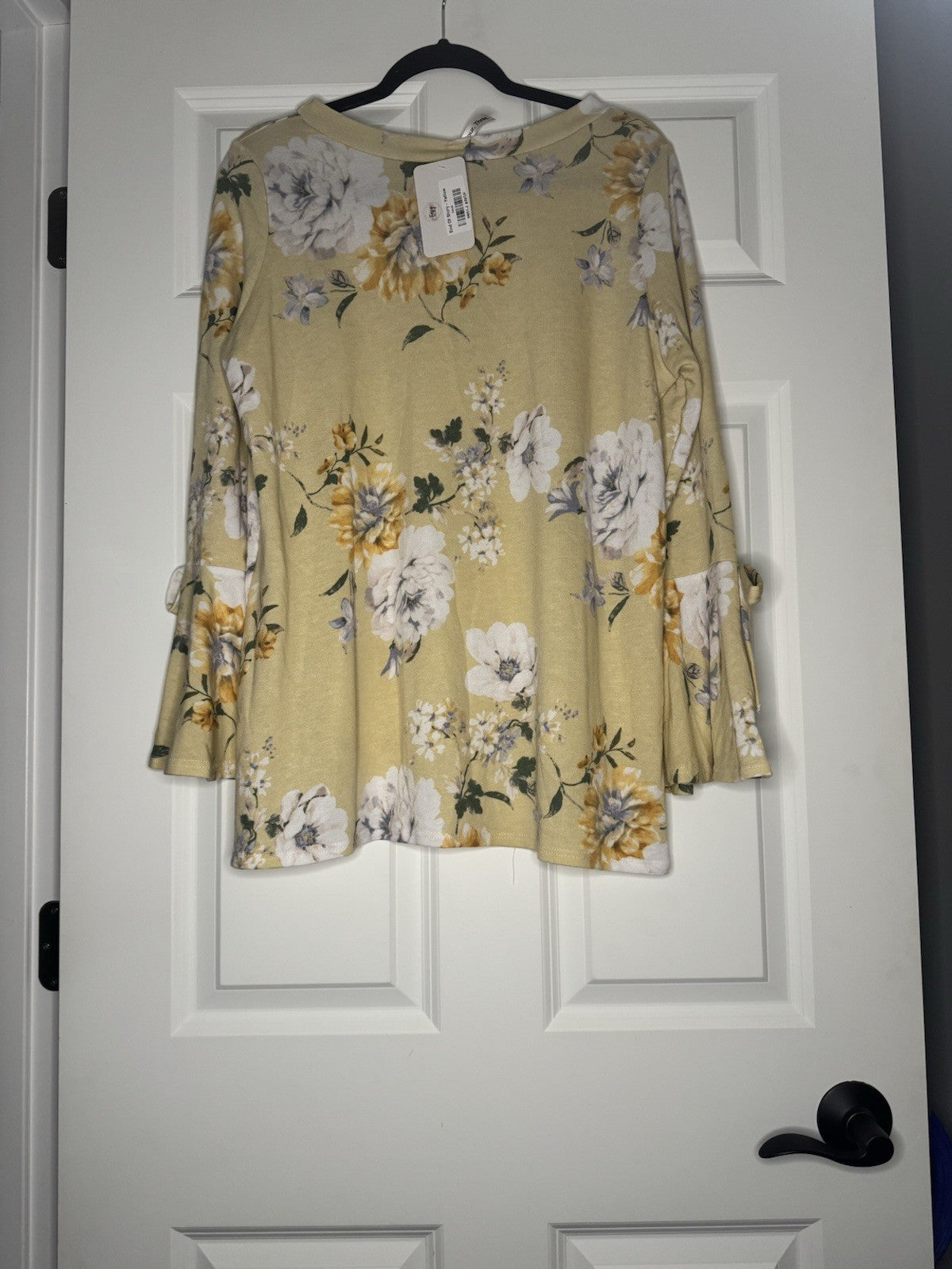 One Four Three Long Sleeve Boho Tie Sleeve Large Yellow Gray Green Floral Nwt 38