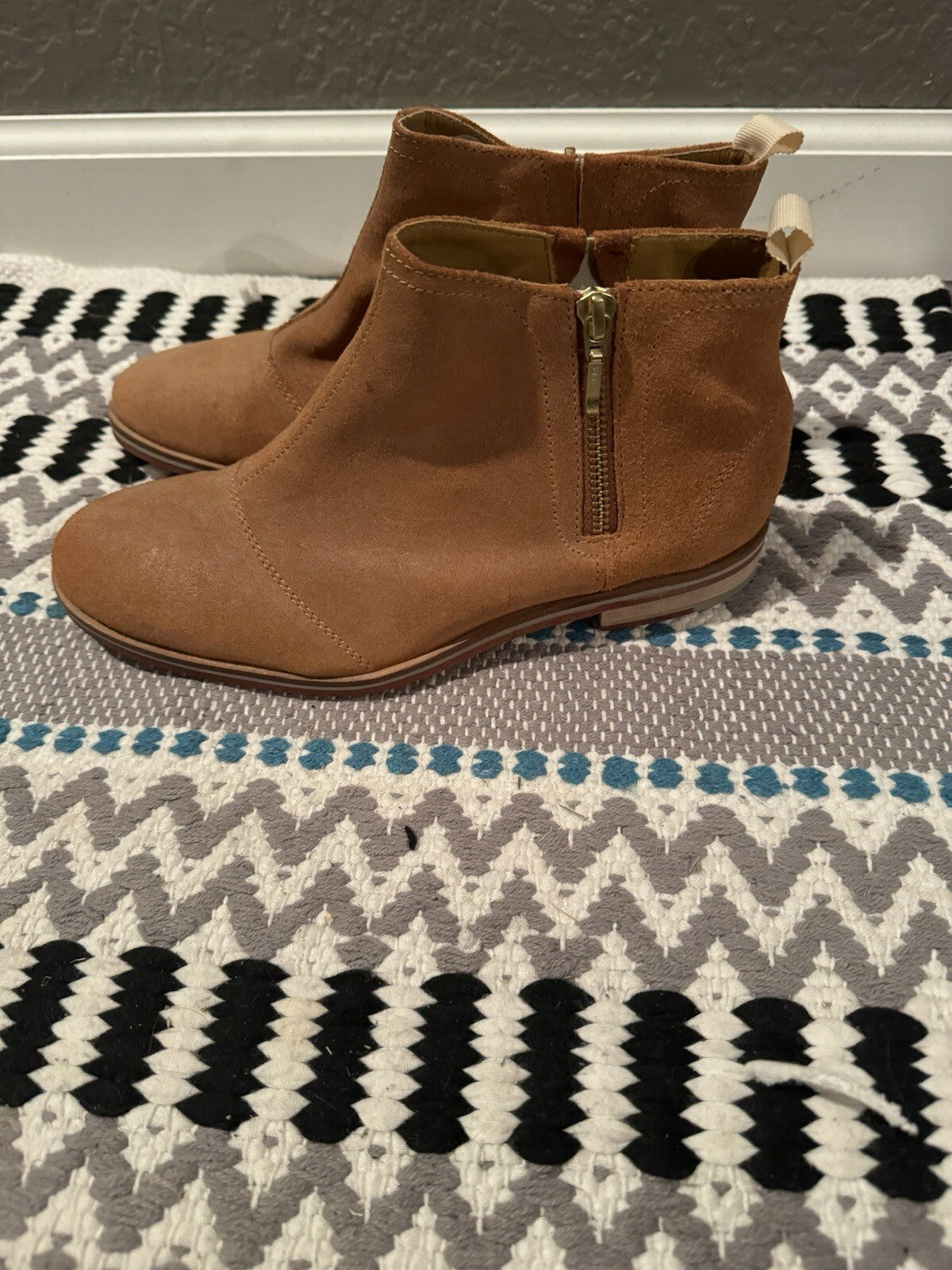 J Shoes  Women’s Boots Size 8 Brown 