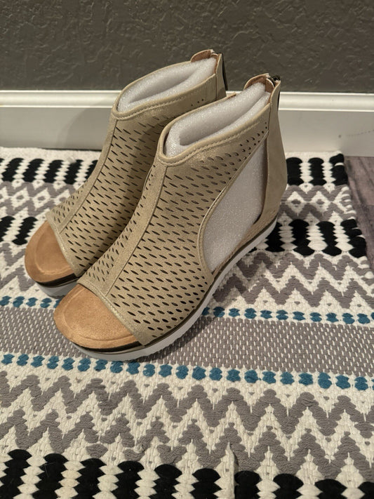 Corkys Sandals Size 9 Gold Sparkle Brand New 