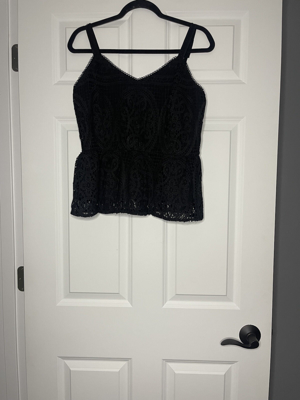 Skies are blue sleeveless lace blouse black medium NWT
