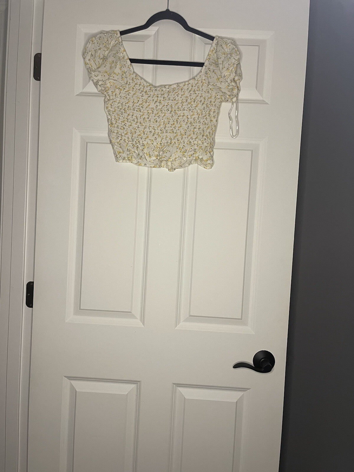 Hollister Crop Short Sleeve White With Yellow Green Floral Medium