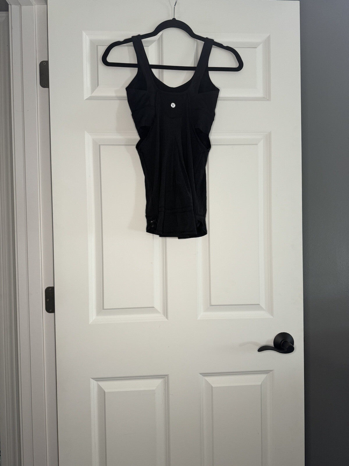 Lululemon Tank Top Size 4 Black With White Stripe Built In Bra No Padding 