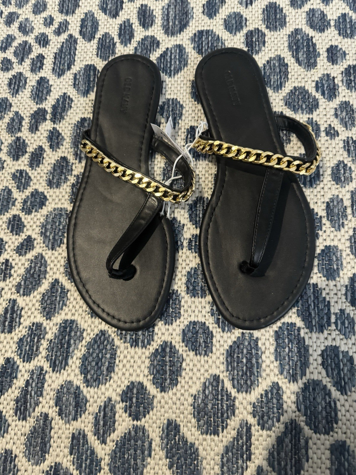 Old Navy Flip Flops Size 9.5 Black With Gold Chain Brand New 