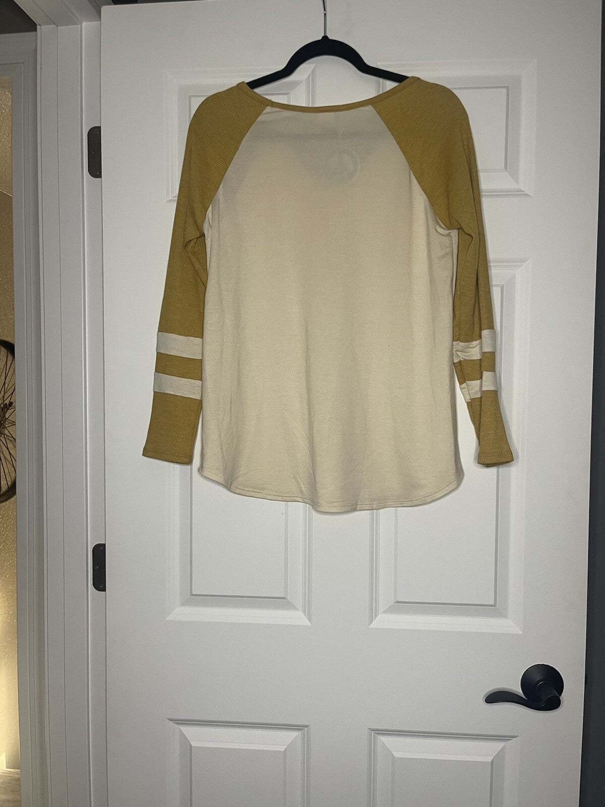 7th Ray long sleeve blouse medium mustard and beige NWT