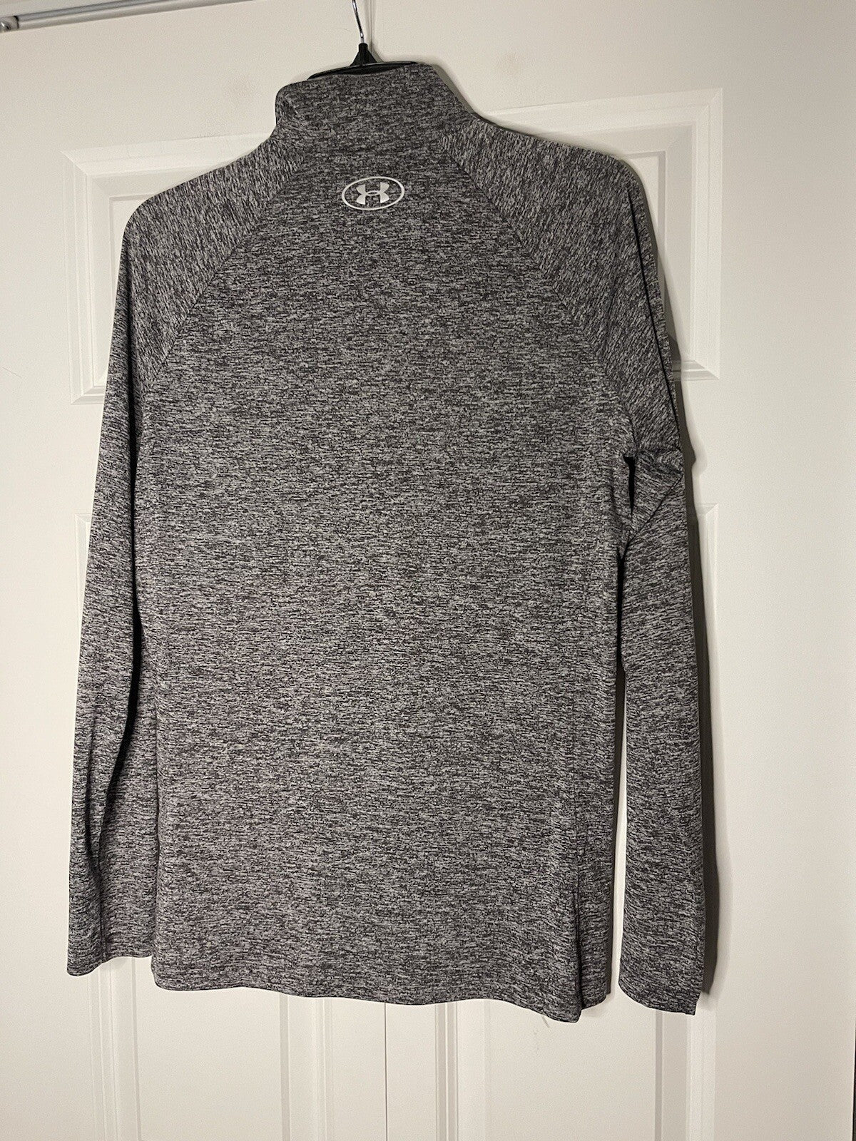 Under armour loose heat gear half zip large black and gray 