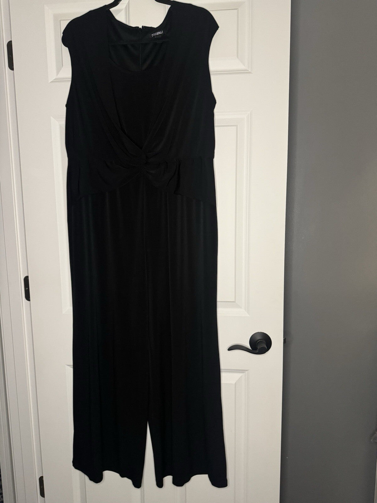 Roz And Ali  Sleeveless Jumpsuit Size 14 Black 