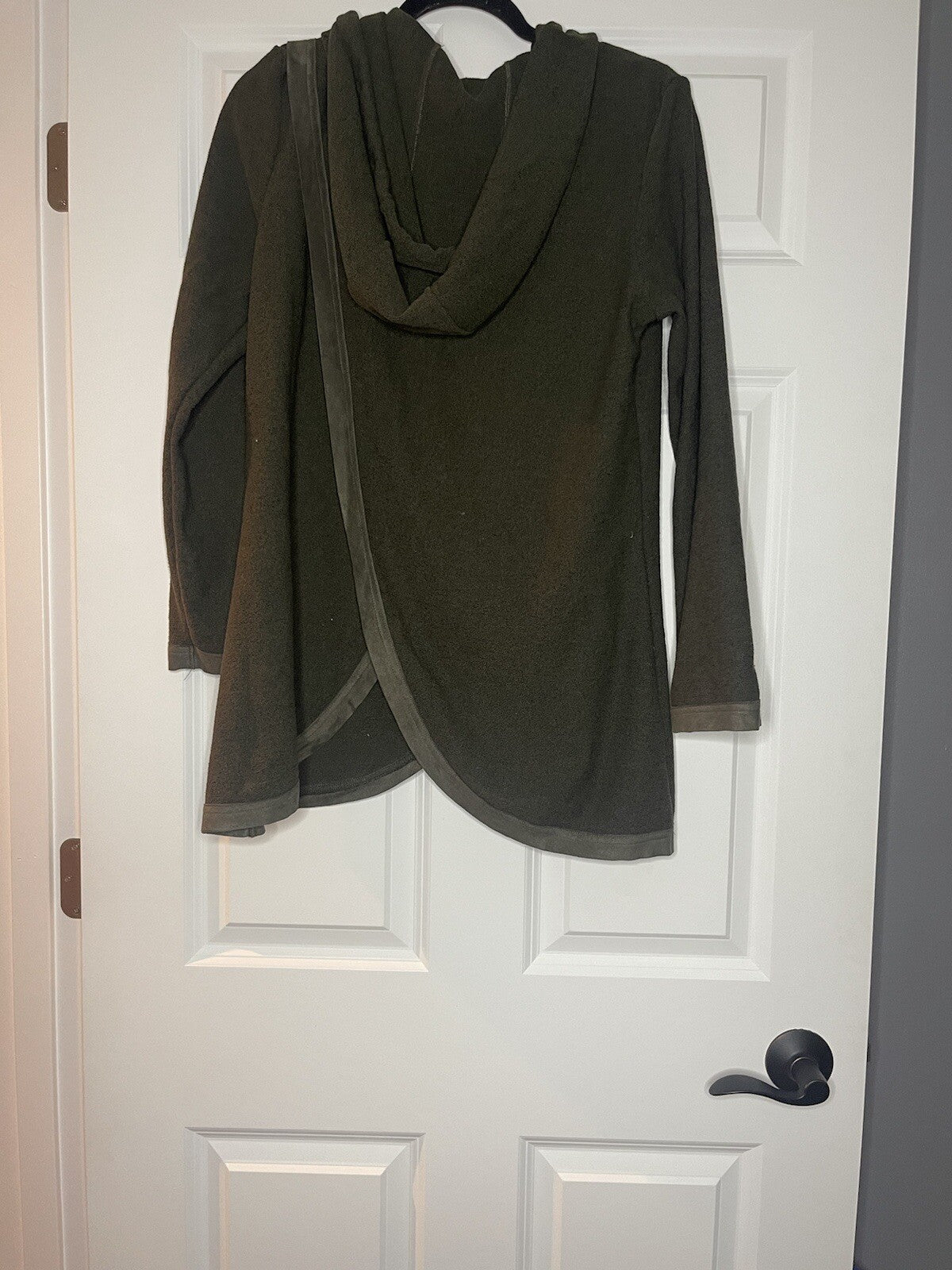 Mur Mur sweater green overlaps in front medium 