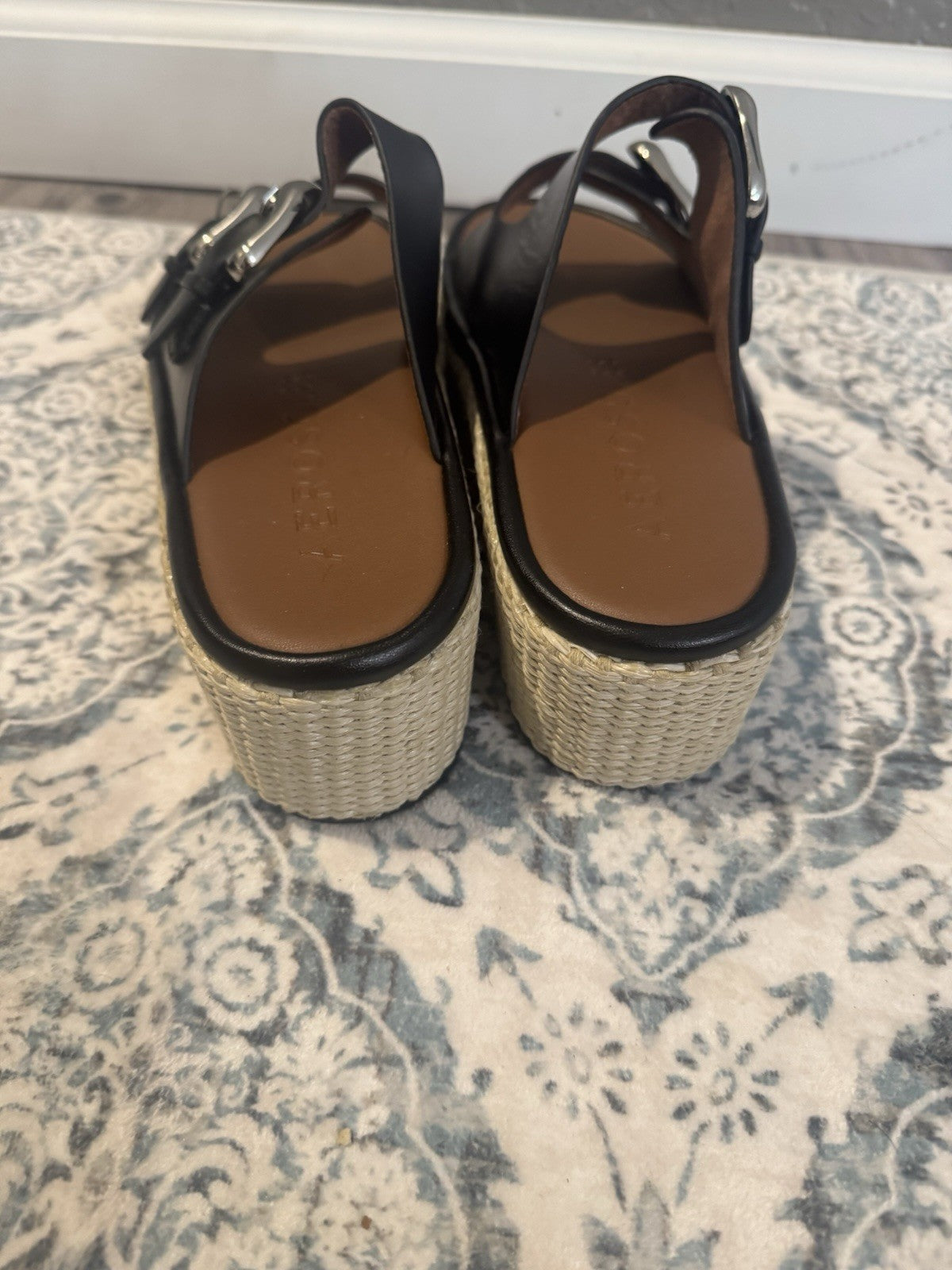 Aerosoles Sandals Slip On Black With Brown Bottom Size 8 