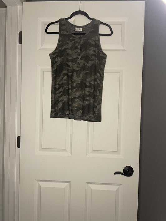 24/7 Maurice’s Sleeveless Blouse Small Camo Print Green Gray Super Soft